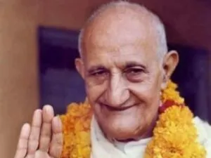 सुरती जिन्हां दी है दसवें द्वार, करदे भजन तेरा जपदे ओंकार।
